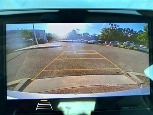 Used 2019 Chevrolet Malibu LT w/ Driver Confidence Package image 17