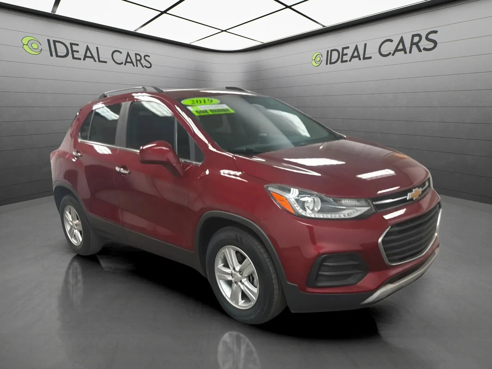 Used 2019 Chevrolet Trax LT w/ LT Convenience Package FWD image 3