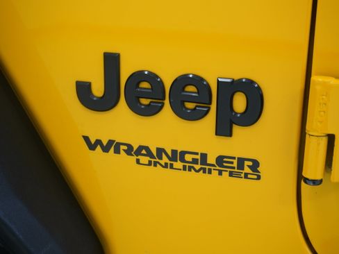 Used 2021 Jeep Wrangler Unlimited Sport AWD/4WD image 9