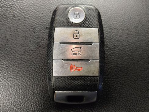 Used 2020 Kia Sorento S FWD image 32
