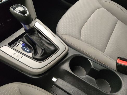 Used 2019 Hyundai Elantra SEL image 26