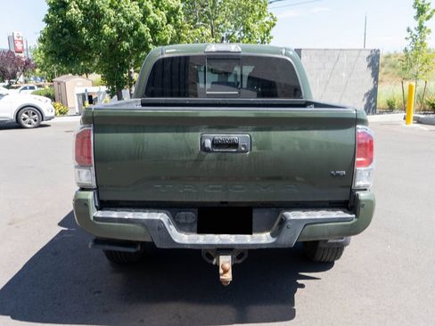 Used 2022 Toyota Tacoma TRD Off-Road AWD/4WD image 6