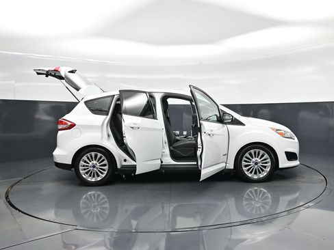 Used 2017 Ford C-MAX SE FWD image 4