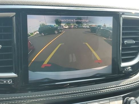 Used 2024 Chrysler Pacifica Limited FWD image 27
