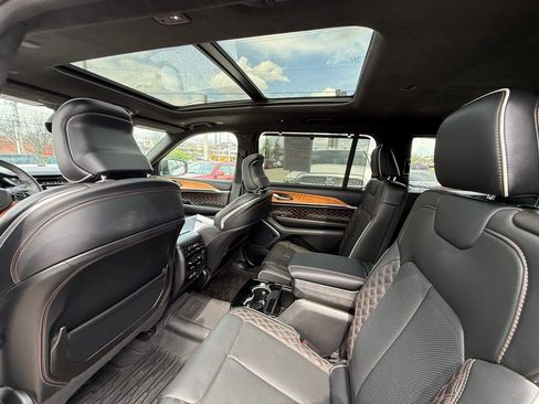 Used 2023 Jeep Grand Cherokee L Summit AWD/4WD image 24