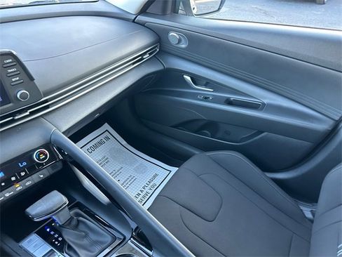 Used 2023 Hyundai Elantra Blue image 28
