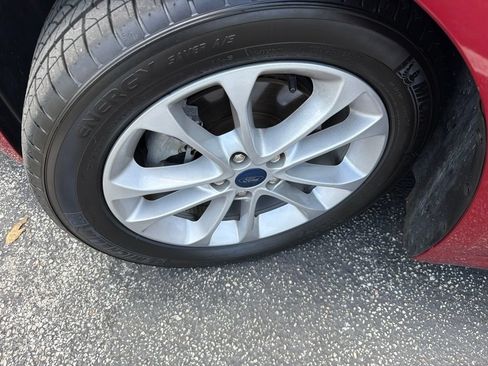 Used 2020 Ford Fusion SE FWD image 19