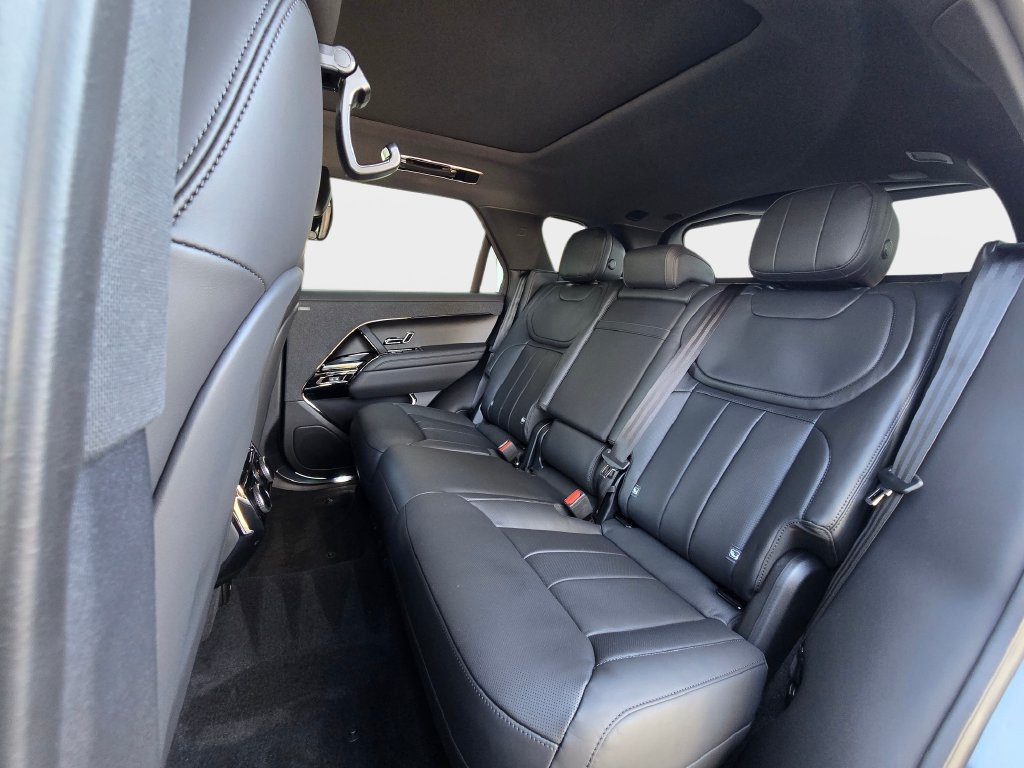 New 2027 Land Rover Range Rover Sport Dynamic SE AWD/4WD image 14