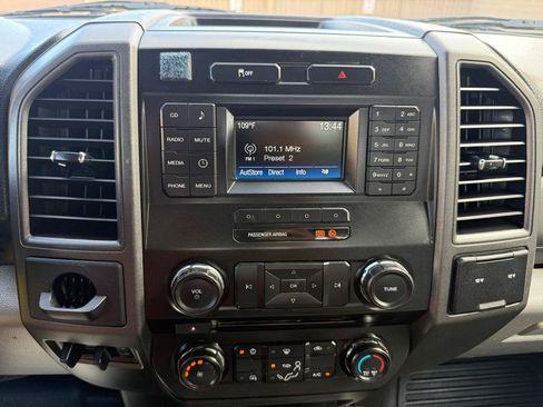 Used 2018 Ford F550 2WD Regular Cab Super Duty image 21