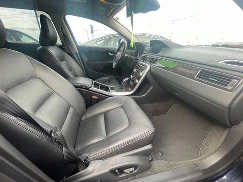 Used 2016 Volvo XC70 T5 Premier w/ Proximity Package image 11