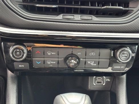 Used 2022 Jeep Compass Altitude image 23