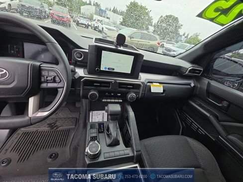 Used 2025 Toyota 4Runner SR5 AWD/4WD image 15