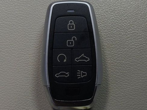 Used 2019 Honda Accord LX image 32