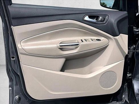 Used 2019 Ford Escape Titanium FWD image 18