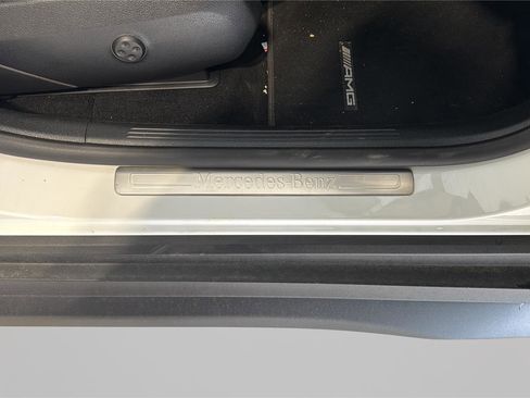Used 2025 Mercedes-Benz GLC 300 4MATIC image 28