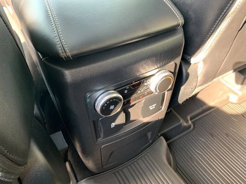 Used 2024 Ford Explorer Limited w/ Limited Technology Package AWD/4WD image 22