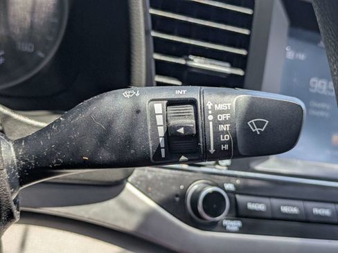 Used 2018 Hyundai Elantra SEL FWD image 28