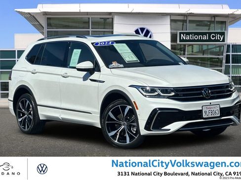 Certified 2024 Volkswagen Tiguan SEL R-Line image 1