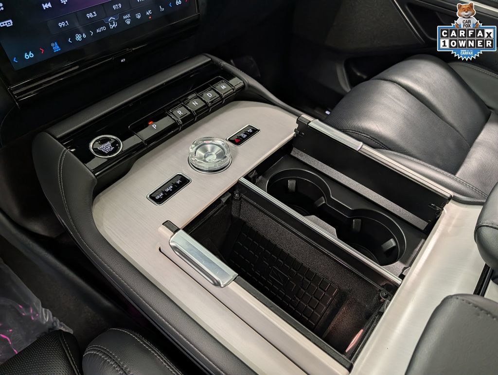 Used 2025 Lincoln Navigator Reserve AWD/4WD image 14