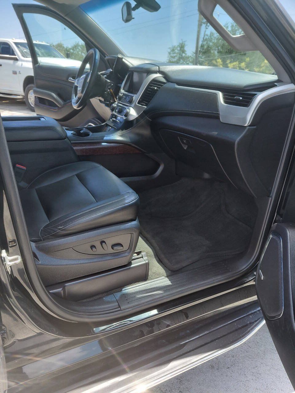 Used 2015 GMC Yukon SLE RWD image 10