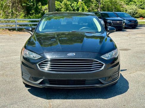 Used 2020 Ford Fusion SE image 2