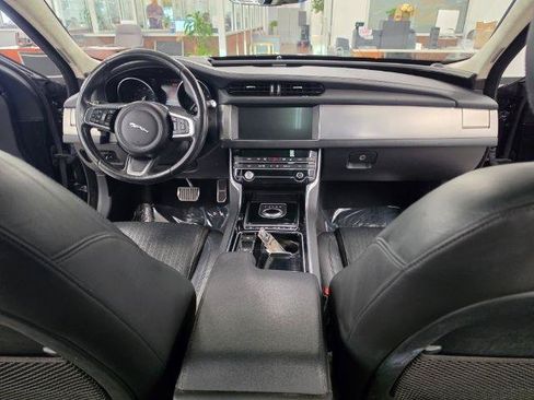 Used 2020 Jaguar XF Prestige AWD/4WD image 10