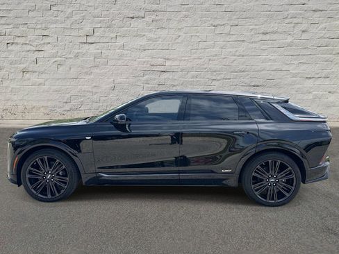 New 2026 Cadillac Lyriq V AWD/4WD image 2