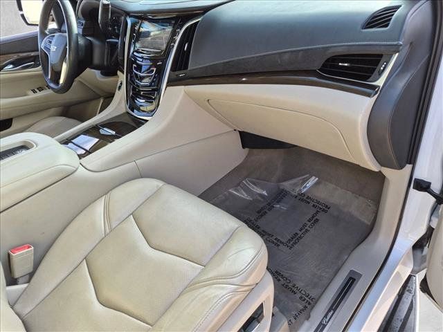 Used 2020 Cadillac Escalade Luxury RWD image 23