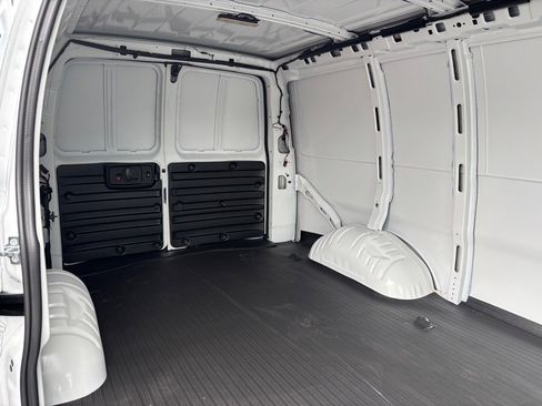 New 2025 Chevrolet Express 3500 w/ Driver Convenience Package image 12