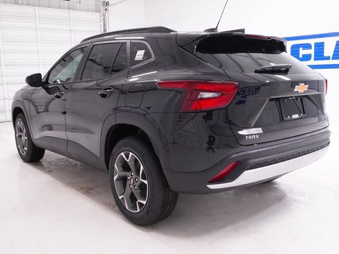 New 2026 Chevrolet Trax LT w/ LT Convenience Package image 9
