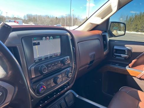 Used 2015 Chevrolet Silverado 1500 High Country w/ High Country Premium Package AWD/4WD image 9