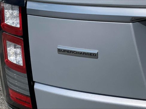 Used 2017 Land Rover Range Rover Supercharged AWD/4WD image 10