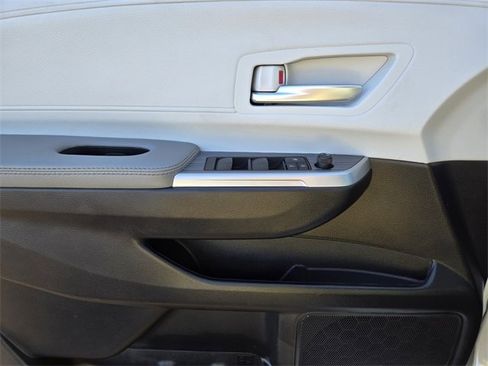 Used 2025 Toyota Sienna XLE image 20