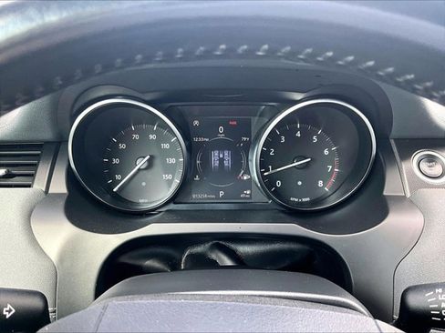 Used 2018 Land Rover Range Rover Evoque SE Dynamic image 20