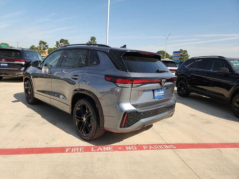 New 2026 Volkswagen Tiguan SE R-Line FWD image 5