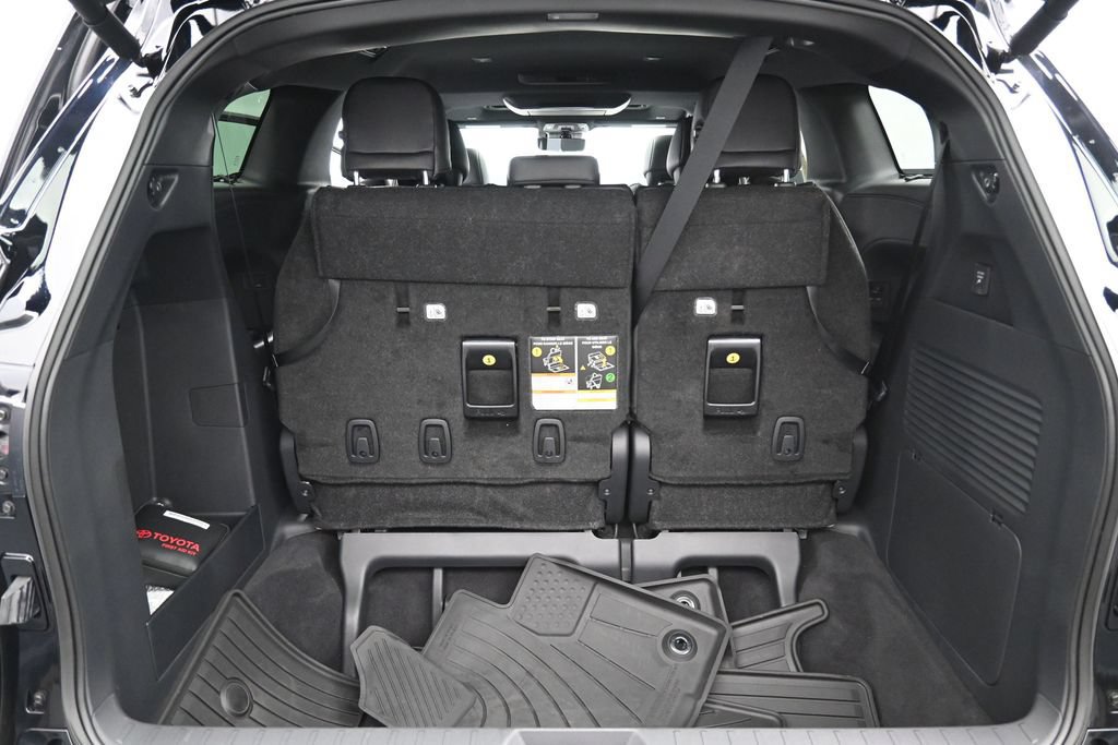 Used 2026 Toyota Sienna Limited AWD/4WD image 32