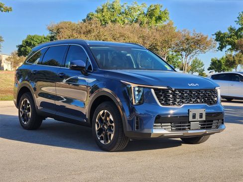 New 2026 Kia Sorento S image 3