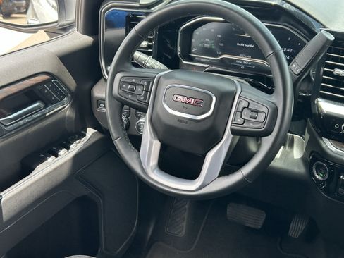 Certified 2025 GMC Sierra 1500 SLT AWD/4WD image 16