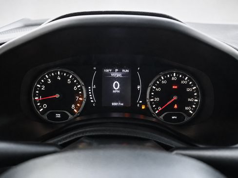Used 2017 Jeep Renegade Altitude FWD image 28