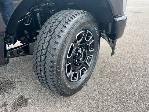 New 2026 Ford F250 Platinum w/ FX4 Off-Road Package AWD/4WD image 6