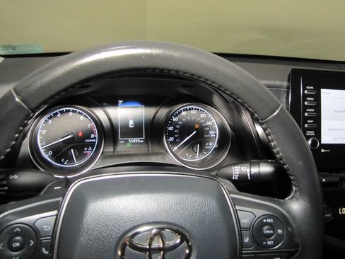 Used 2023 Toyota Camry SE FWD image 4