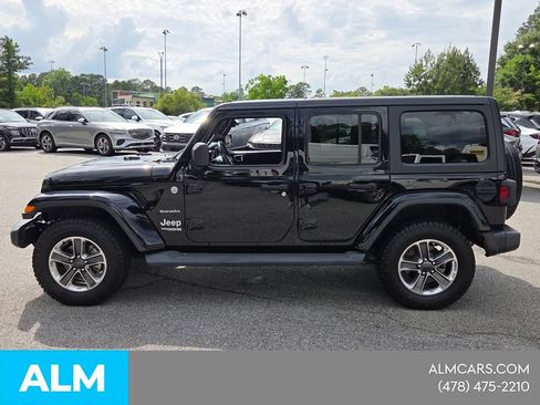 Used 2021 Jeep Wrangler Unlimited Sahara AWD/4WD image 4