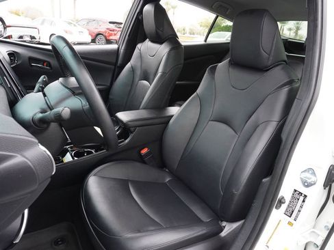 Used 2017 Toyota Prius Prime Advanced image 13