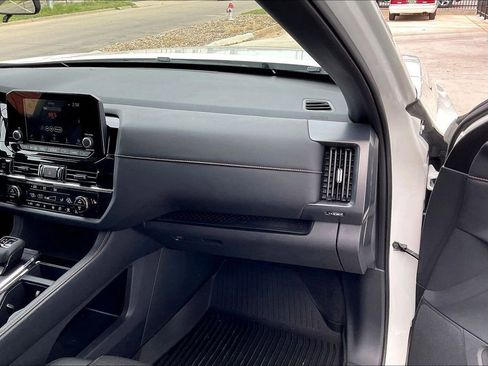 Used 2025 Nissan Pathfinder Rock Creek AWD/4WD image 16