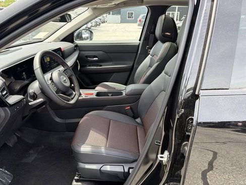 New 2026 Nissan Kicks SR w/ SR Premium Package AWD/4WD image 12
