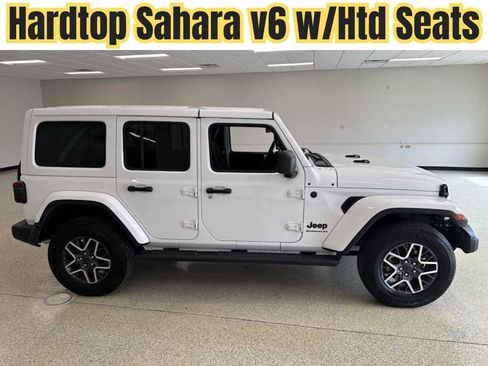 Used 2025 Jeep Wrangler Unlimited Sahara AWD/4WD image 1