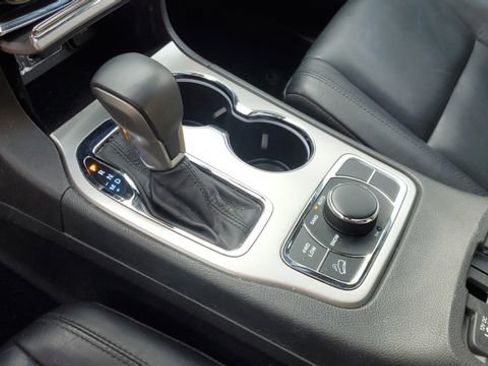 Used 2019 Jeep Grand Cherokee Limited w/ Trailer Tow Group IV image 24