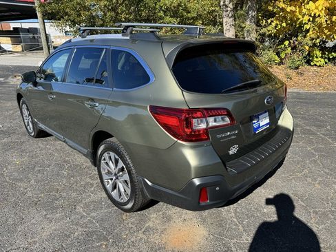 Used 2018 Subaru Outback 2.5i Touring w/ Popular Package #3 image 3