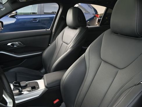 Used 2022 BMW 330i Sedan w/ Driving Assistance Package RWD image 15