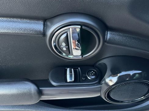 Used 2015 MINI Cooper 2-Door Hardtop image 24